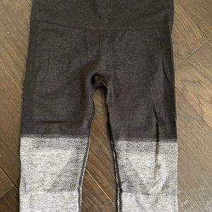 Lululemon Seemless Capri Legging Size 8